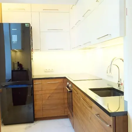 Heavenly Apartment, 100M2 , Business And Family Friendly *