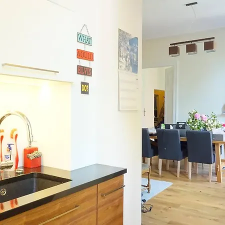 Heavenly Apartment, 100M2 , Business And Family Friendly Appartement *