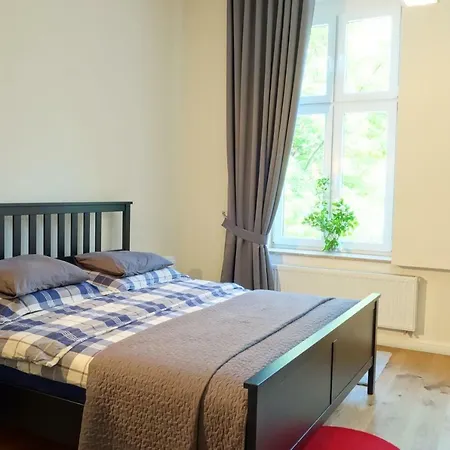 Heavenly Apartment, 100M2 , Business And Family Friendly Appartement Częstochowa
